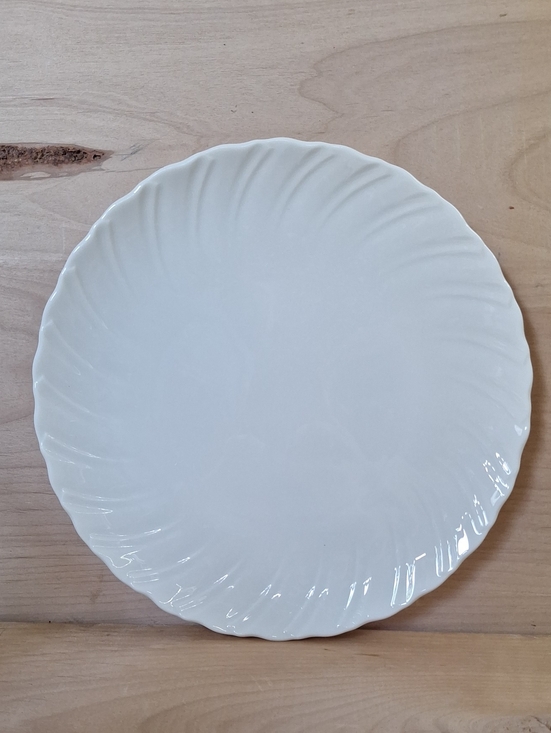 Lenox Other - Vintage Lenox USA Sculpture swirl off-white dinner plate swirled rim